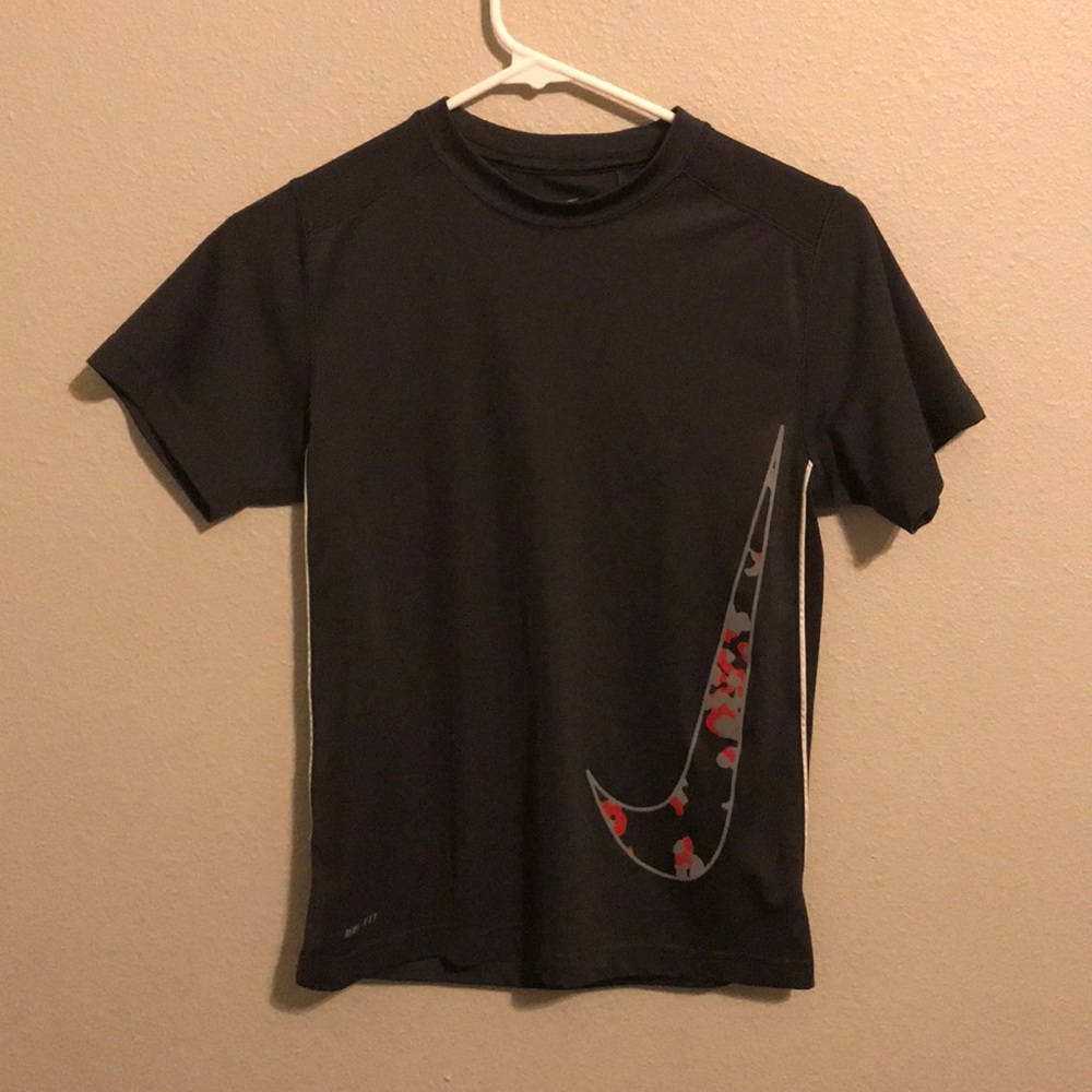 Nike t shirt (dri fit)